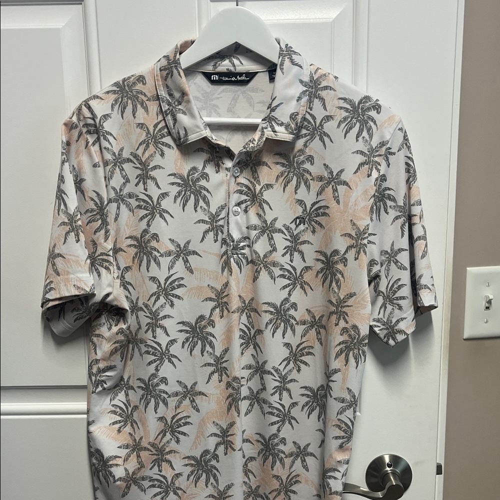 Men’s Travis Mathew polo shirt size M